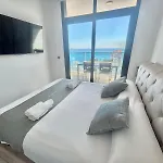 Sunset Drive 9-18 Poniente
