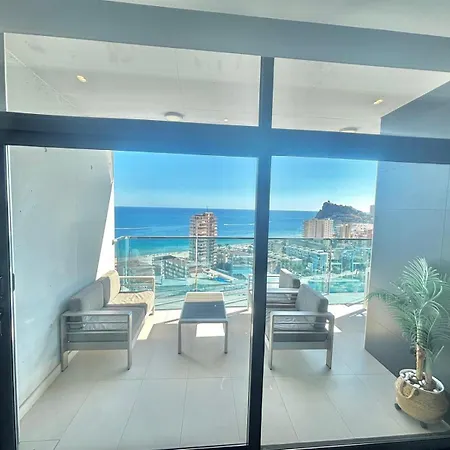 Sunset Drive 9-18 Poniente *