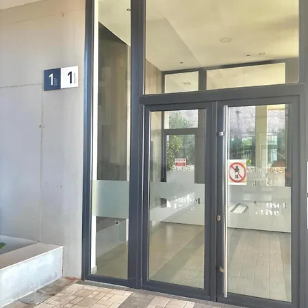 Sunset Drive 9-18 Poniente Apartment