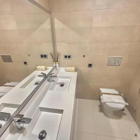 Apartment Sunset Drive 9-18 Poniente